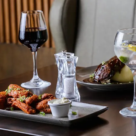 Glashaus 3* Tallaght