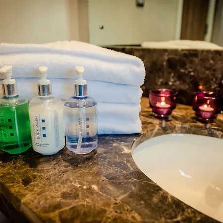 Glashaus 3* Tallaght