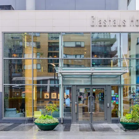 Glashaus 3* Tallaght