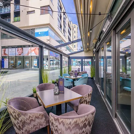 Glashaus Ξενοδοχείο 3*