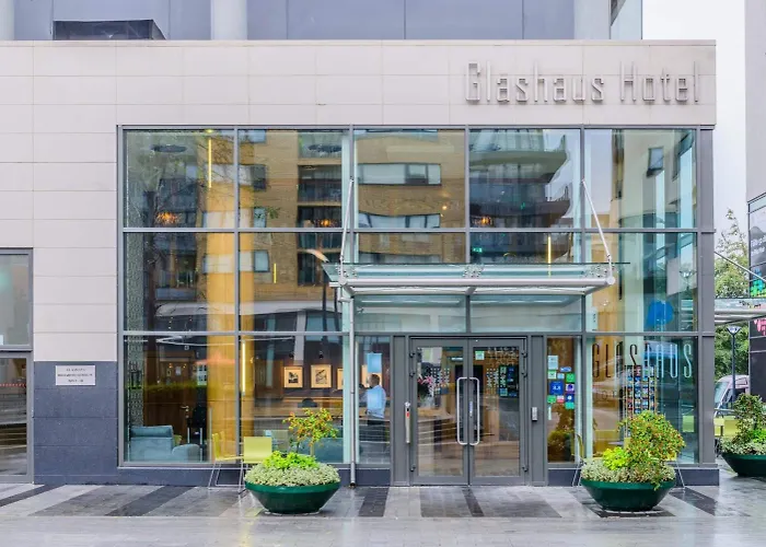 Glashaus 3* Tallaght